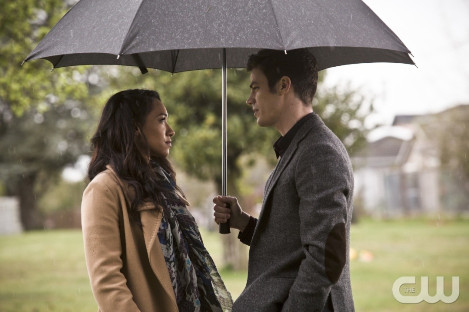 The Flash -- " The Runaway Dinosaur" -- Image: FLA221b_0142b.jpg -- Pictured (L-R): Candice Patton as Iris West and Grant Gustin as Barry Allen -- Photo: Katie Yu/The CW -- ÃÂ© 2016 The CW Network, LLC. All rights reserved.